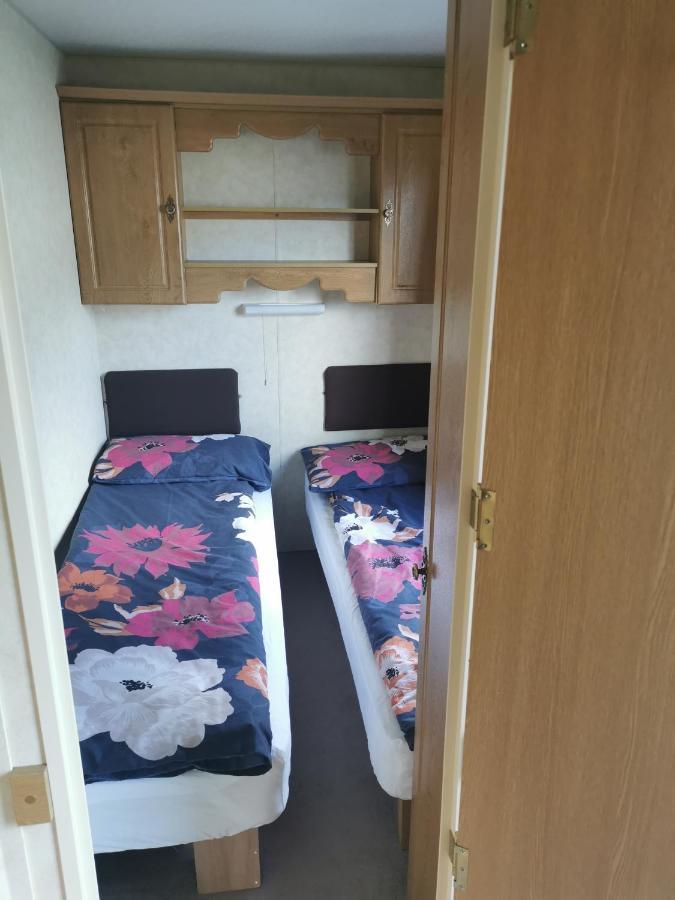 Lochlands caravan park X Villa Forfar Exteriör bild